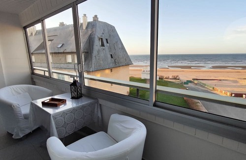 Le Home Apartment | Superb apartment facing the sea