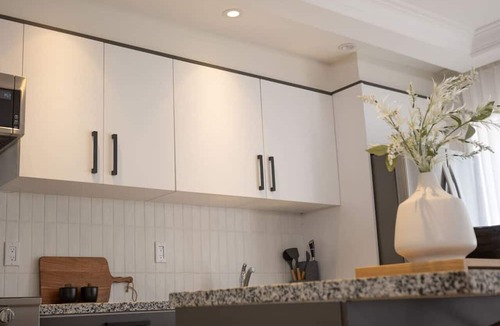 Rockcliffe - Smythe Apartment | Stylish 3-BDR Apartment in Toronto (Unit #3)