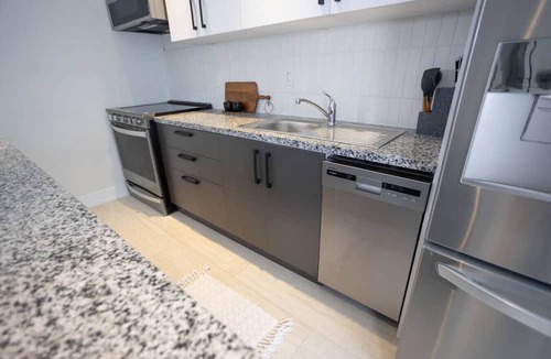 Rockcliffe - Smythe Apartment | Spacious 2-BDR Apartment in Toronto (Unit #4)