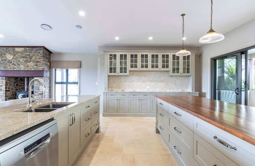 Balmoral Ridge House | Peaceful Hinterland Haven with Panoramic Views