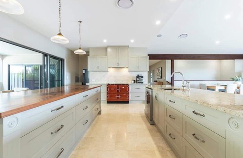 Balmoral Ridge House | Peaceful Hinterland Haven with Panoramic Views