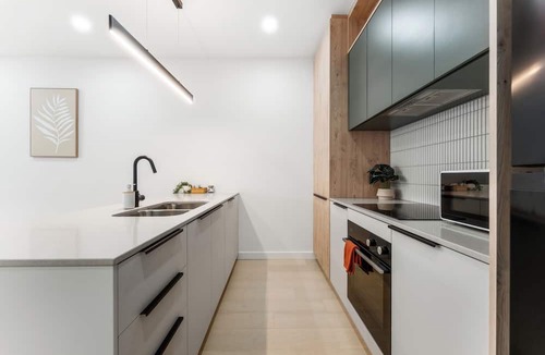 Norwood House | Stay Close to City