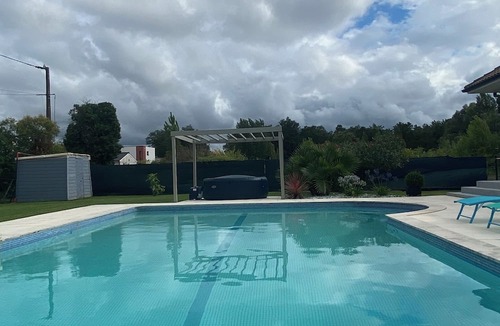 Le Pian-Medoc Villa | Villa with jacuzzi