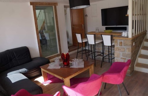 Plounevez-Lochrist Villa | Villa indoor pool 28° sea view