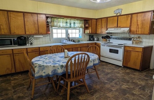 Island City Other | Sturgeon Creek Farm - farmstay - pet friendly