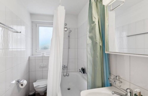 Center Apartment | Basic 3BR Stay with Balcony Near Zürich HB