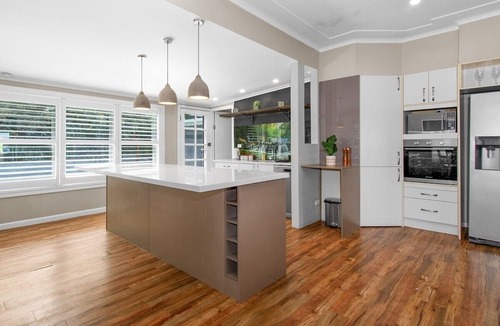 Speers Point House | Lakeview Retreat on The Esplanade