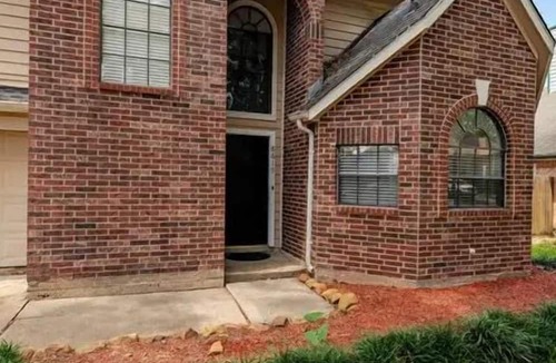 Atascocita House | Rental Home with Pool and Backyard, 8 beds, free parking