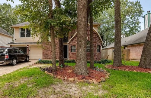 Atascocita House | Rental Home with Pool and Backyard, 8 beds, free parking