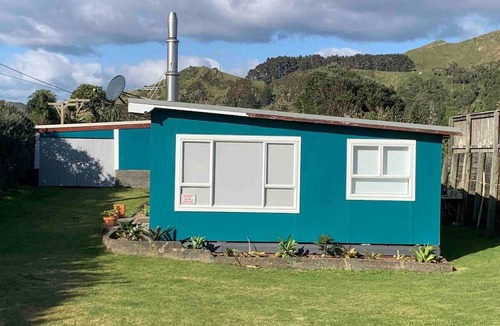Mokau House | Mokau Point Break