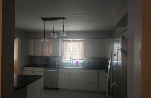 Newburgh House | Fully furnished master king bedroom with it's own full bathroom