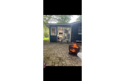 West Milford Cabin | Log Cabin with Great Lake Views