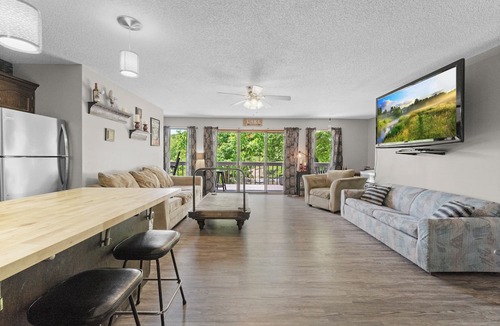 Camdenton House | Moss Hollow - Four bedroom house in quiet cove!