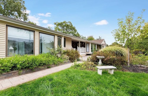 Monroe House | 5BR Home with Sauna & Pool Hot tub Fire pit