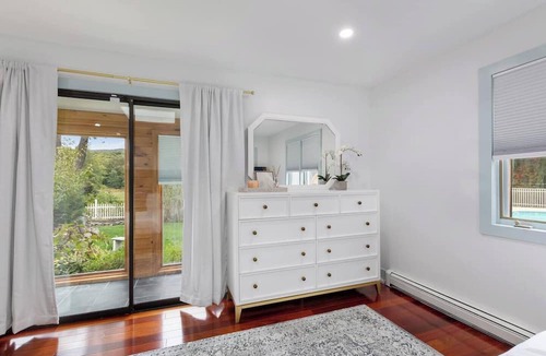 Monroe House | 5BR Home with Sauna & Pool Hot tub Fire pit