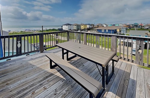Surfside Beach House | Surfside Beach House | Ocean Views + Pool