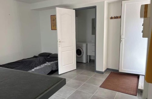 Tarbes Apartment | Near Jardin Massey and Mairie studio apartment for rent close to all amenities