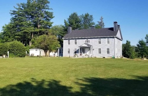Warrensburg House | The Bond Inn Room #8