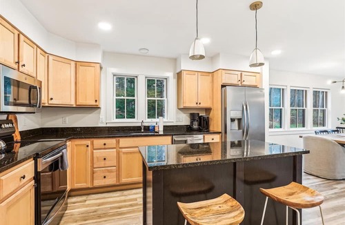 Stowe Hollow House | Streamside Hollow: 3 br w/fireplace, firepit, & garage!