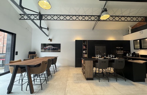 Republique House | Le Garage des 24 heure