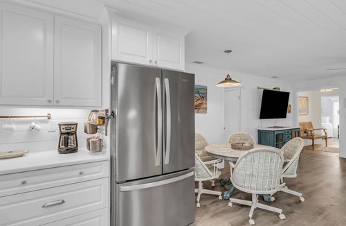 Ono Island House | Bear Point Retreat with Coastal Charm