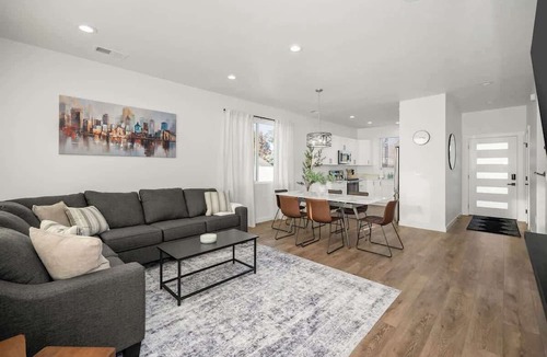 Spokane House | Modern Villa with Scenic Views