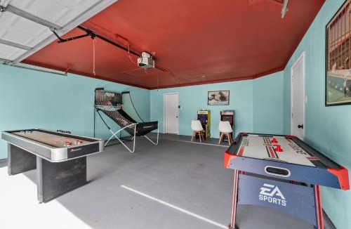 DeSoto House | Beautiful 4BR 2B Home with pool near At&t Stadium