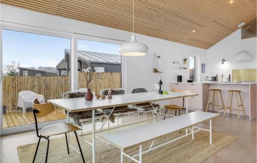 Hejsager Strand House | 4 Bedroom Cozy Home In Haderslev