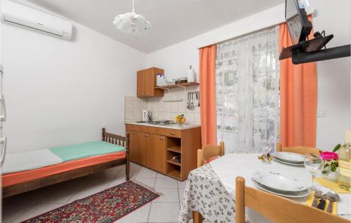 Bosana Apartment | 1 Bedroom Beach Front Apartment In Bosana