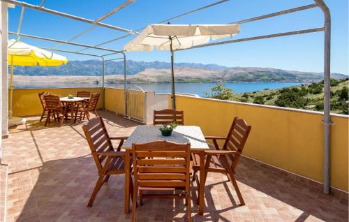 Bosana Apartment | Awesome Apartment In Bosana With House Sea View