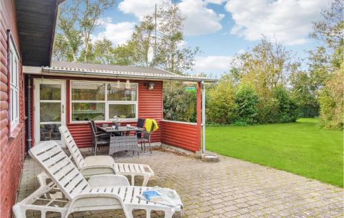 Vinderup House | Cozy Home In Vinderup With Kitchen