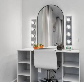 Eastside Promise Neighborhood Apartment | Clover House - Classy and Fully Renovated 3bdr