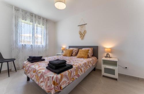 Lunel House | La Petite Camarguaise - Maison à 15min de la plage