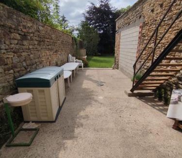 Arnay-le-Duc House | Les pivoines