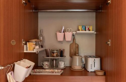 Appley Bridge House | Heather room at field view cottage