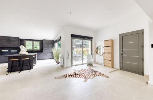 Le Plessis-Bouchard Villa | Somptueuse Home