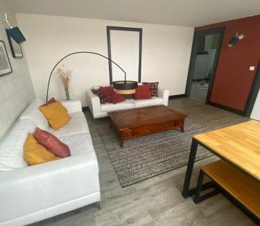 Melun House | Loft avec Piscine Intérieure et Jardin