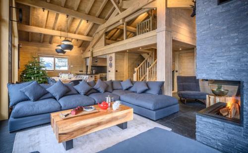 La Perriere Cabin | Fer A Line