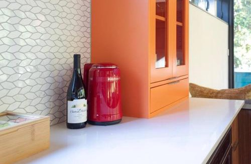 Randle House | Waterfront Cabin at White Pass