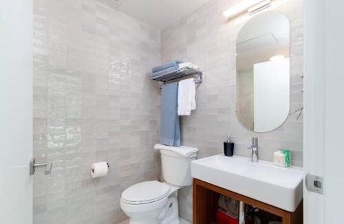 Randle House | Waterfront Cabin at White Pass