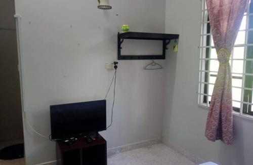 Kampung Bukit Bunga Hotel | D' BUNGA HOTEL BUKIT BUNGA Bilik Standard Triple