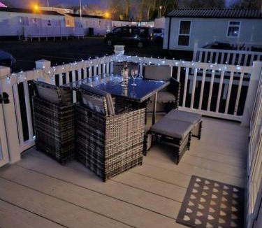 Tiptoe Resort | Forest Getaway, sleeps 6 at Bashley, leisure PASS included