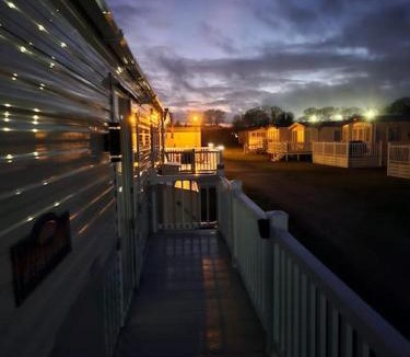 Tiptoe Resort | Forest Getaway, sleeps 6 at Bashley, leisure PASS included