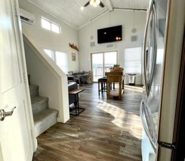 Willis Resort | Fishersman Cove Lakeside Resort