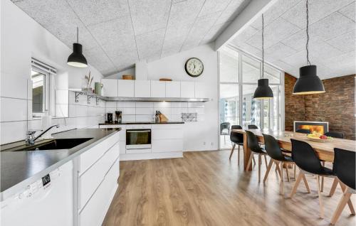 Klegod Strand House | Cozy Home In Ringkøbing With Sauna
