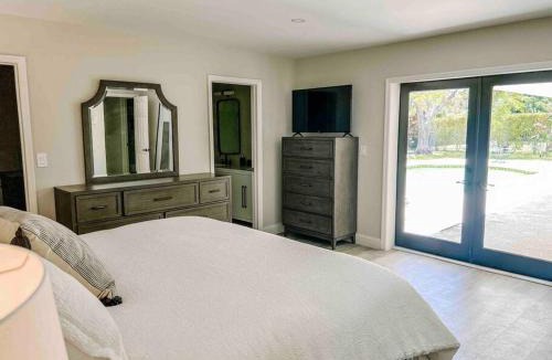 Palmetto Bay Villa | Peacock Villa Palmetto Bay