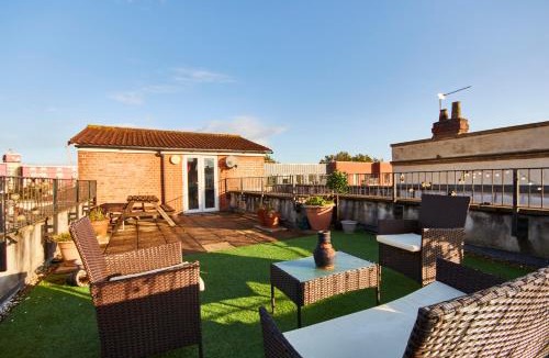 Bristol Apartment | Duplex! Penthouse! Private Rooftop! Location!