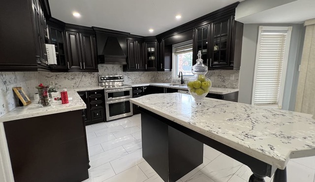 Cozy Upscale Scarborough Home!
