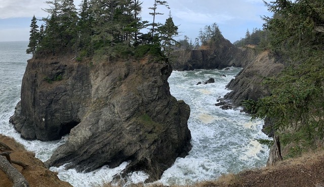 Easy Living Oregon Coast Townhome - Ocean View!