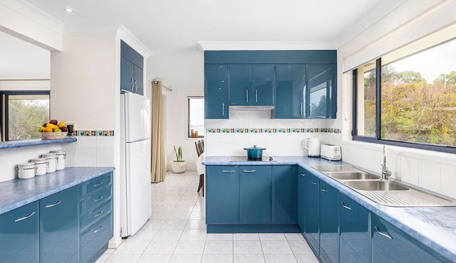 Harbour Breezes – views of Boat Harbour